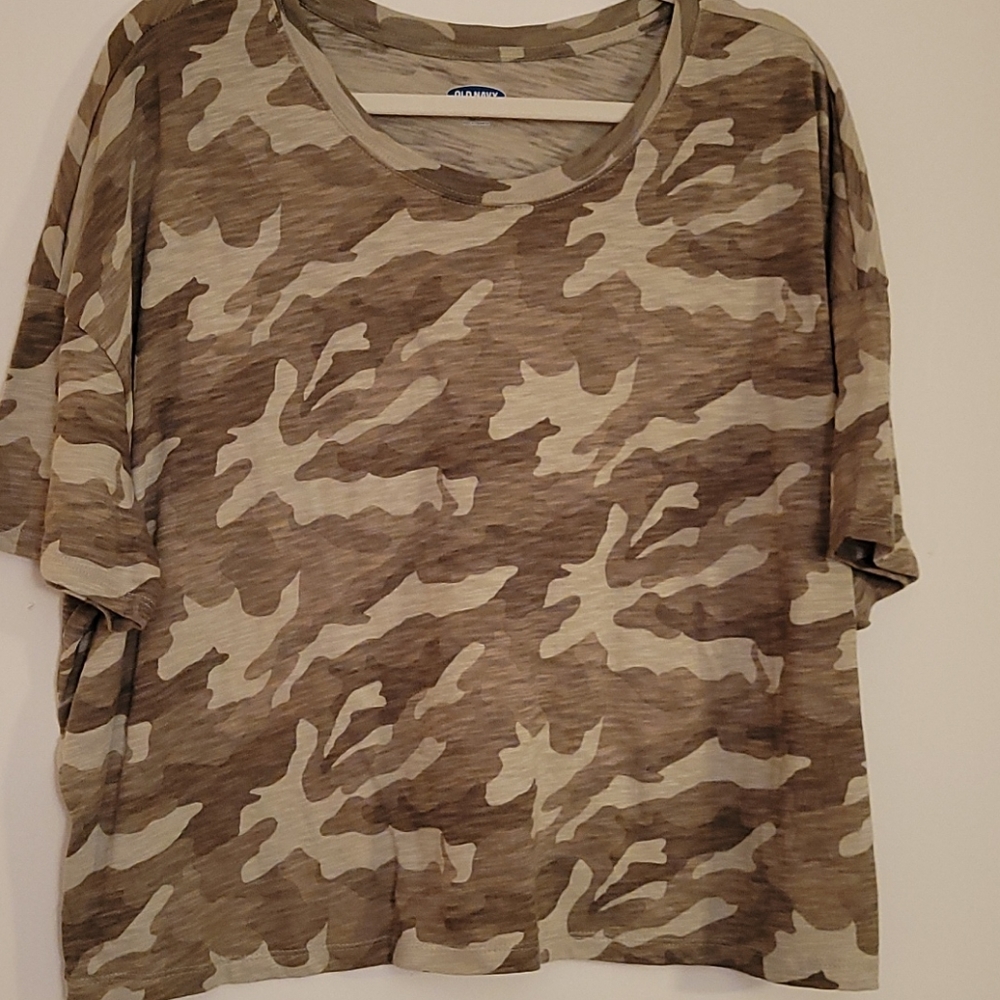 Old Nay camouflage crop tshirt